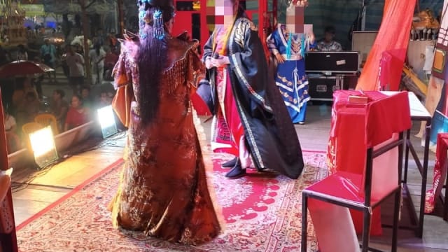 涉没准证于马国神庙演大戏 两名狮城女子遭扣查