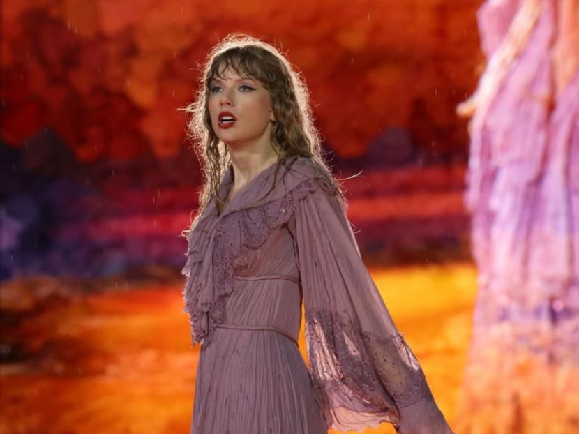 Singapore’s humidity frizzed up Taylor Swift’s hair – how to keep yours from returning to 'factory settings' Singapore’s humidity frizzed up Taylor Swift’s hair – how to keep yours from returning to 'factory settings'