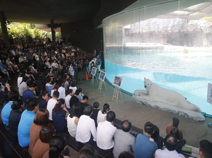 More than 400 staff of the Singapore Zoo, well-wishers and fans attended a private memorial service held for Inuka on Thursday morning (April 26, 2016) at his Frozen Tundra exhibit.