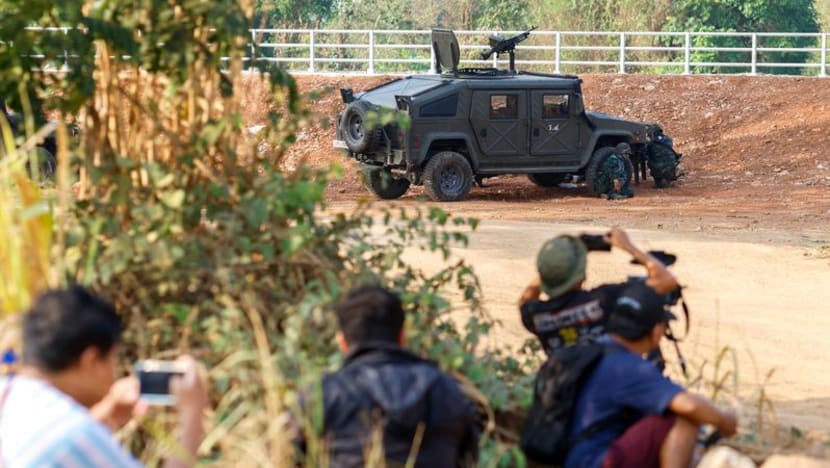Myanmar rebel group says it withdraws from key town on Thai border Myanmar rebel group says it withdraws from key town on Thai border