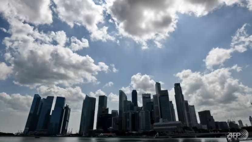 "2024இல் மேலும் பலர் சிங்கப்பூர்க் குடியுரிமை, நிரந்தரவாசத் தகுதி பெற்றனர்"