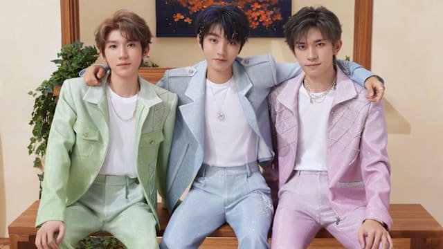 TFBOYS出道13周年！王俊凯、王源、易烊千玺换青涩头像　文案结尾“你们变我们”网泪崩