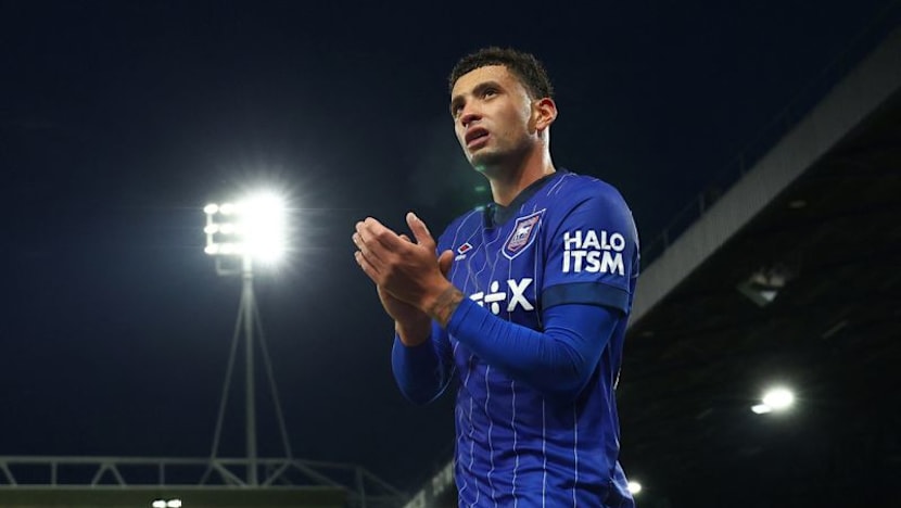 Rangers sign former Everton defender Ben Godfrey on season-long loan