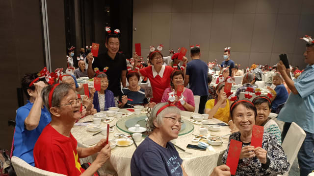 200多名女皇镇年长居民出席圣诞午宴 欢聚庆祝佳节