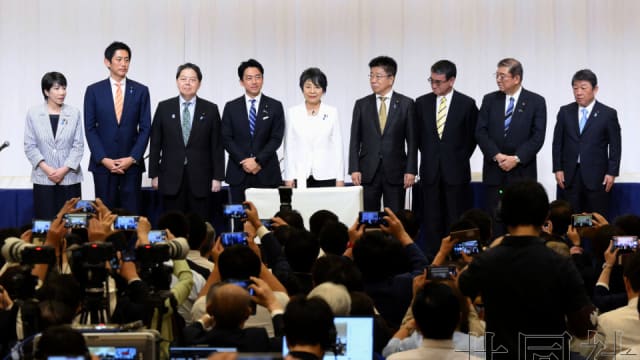 日本自民党总裁选举三强领跑 小泉高市和石破领先
