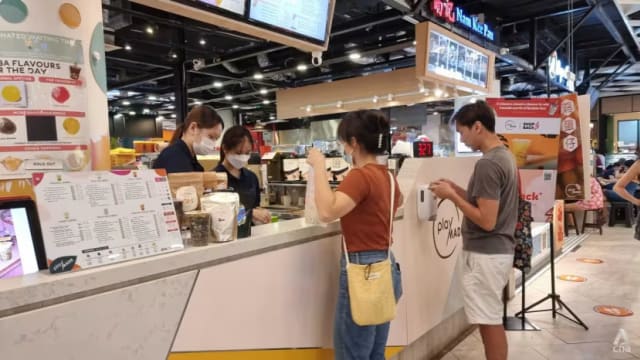 包装含糖饮料开始贴营养标签 商家调整配方推更健康选择
