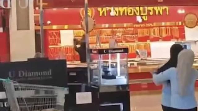 泰国15岁少年抢走金店逾9万元黄金首饰后被捕