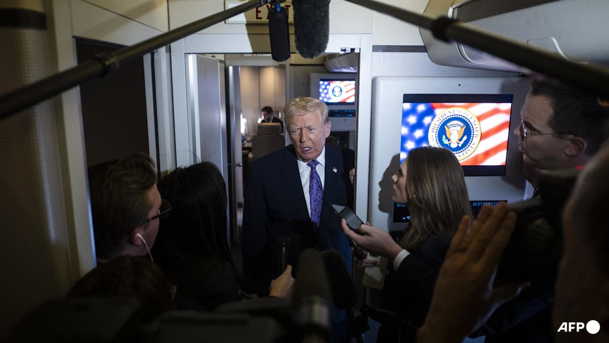 Trump confirms call with Maduro, Caracas slams US maneuvers Trump confirms call with Maduro, Caracas slams US maneuvers