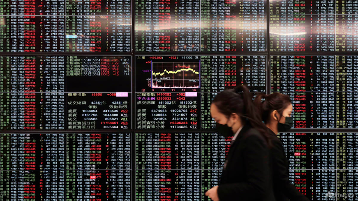 Asian markets up on hopes over US shutdown deal, Fed rate cut