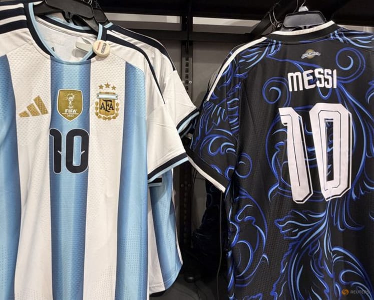 England coach Tuchel understands Argentina's dark blue-kit superstition