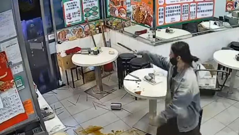 Woman, 32, arrested at Hong Kong eatery after failing to pay, turning violent to staff and police