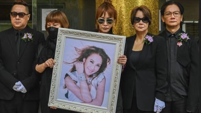 再来送她最后一程　李玟骨灰10月21日下葬
