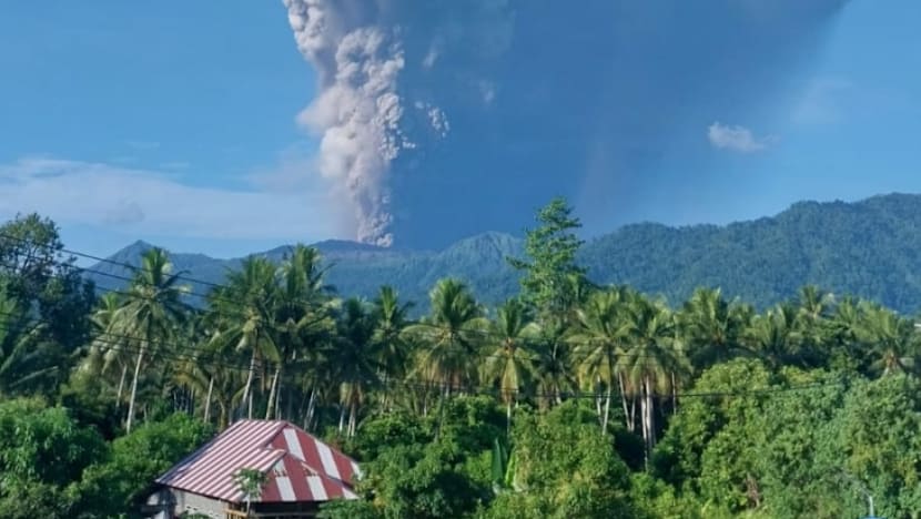 Indonesian rescuers search for missing hikers after Mount Dukono erupts
