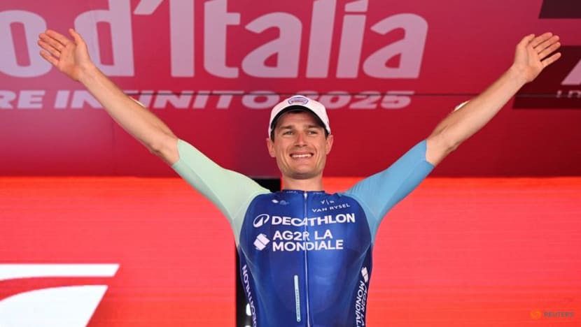 Prodhomme solos to Giro stage 19 win in mountains, Del Toro extends overall lead