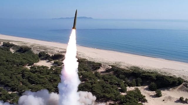 韩国军方指朝鲜向东部海域发射弹道导弹