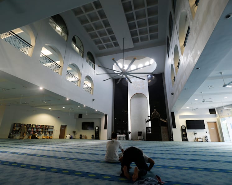 4 mosques in S'pore to pilot split Friday prayers when they reopen March 27