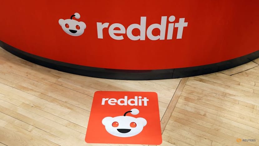 Reddit forecasts strong revenue as AI tools drive ad sales