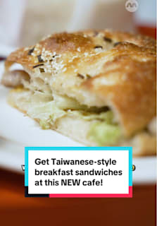 Two talented young bakers — one of them Taiwanese — have opened a cute Serangoon cafe named Weirdoughs! The ex-colleagues, who used to work together at Tarte by Cheryl Koh, offers rustic European sourdough bakes as well as Taiwanese-style breakfast sandwiches and even yummy pies! #8dayseatcafe #sgcafes #tiktoksg #fyp