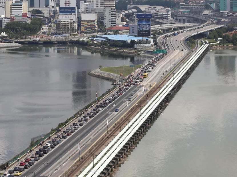 English daily New Straits Times carried a letter arguing that Singapore's payment of three Malaysian sen (S$0.01) for 1,000 gallons of water from Johor "doesn't make sense".