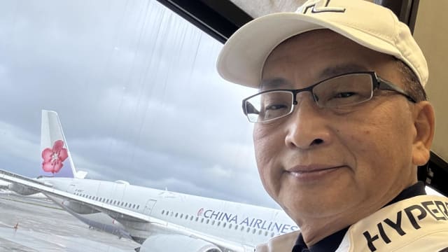 66岁孔锵突跛脚现身　染不明怪病，忧心需截肢！