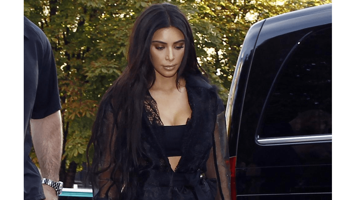 French police arrest 16 people for Kim Kardashian West robbery 8days(00)