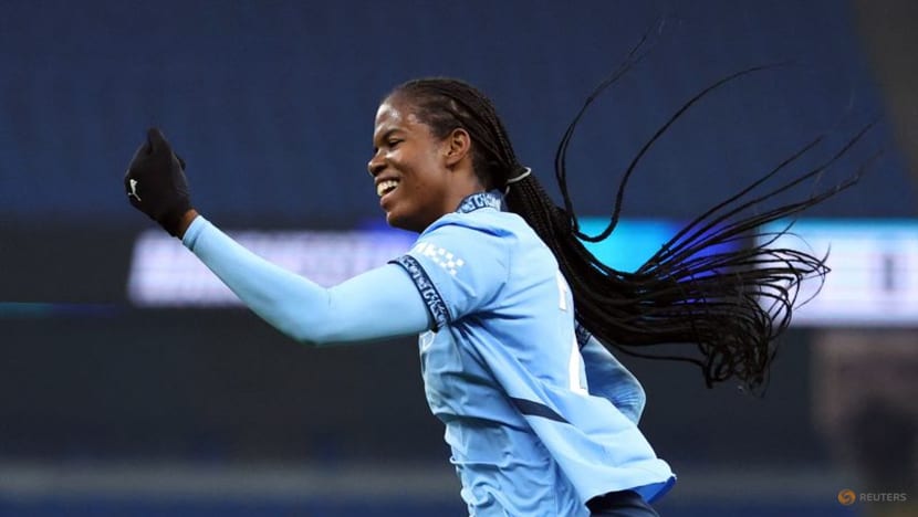 Shaw treble helps Man City thump Spurs and move four points clear in WSL Shaw treble helps Man City thump Spurs and move four points clear in WSL