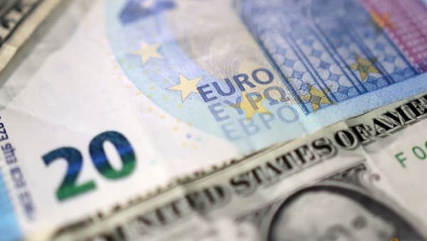 Trump's 50% tariff threat trims euro's gains against dollar - Channel News Asia (Picture 2)