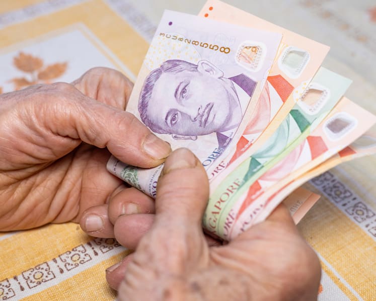 MAS set to tighten monetary policy on Tuesday, allowing Singdollar to strengthen: Analysts
