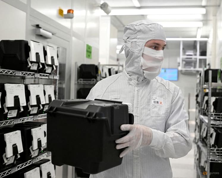 German auto industry plans temporary chip information platform to ease supply risks