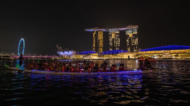 百盛亲水天地迎50周年庆 首推夜间龙舟探险活动