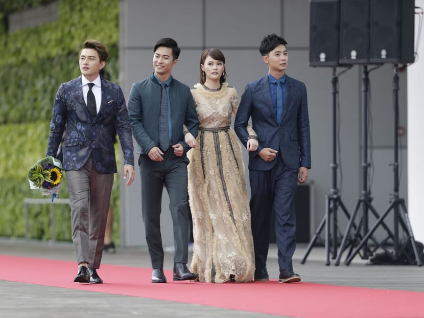 Rui En apologises at Star Awards Show 1