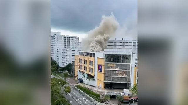 淡滨尼中民众俱乐部熟食中心失火 50人疏散 