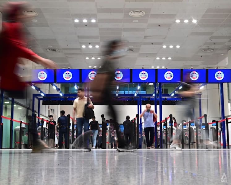 Singaporeans travelling to Malaysia not required to fill in digital arrival card