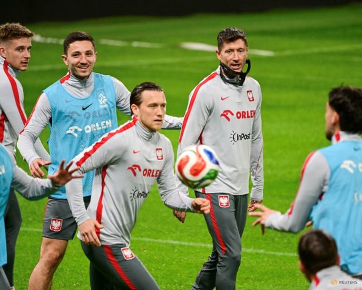 Poland seek to end 96-year drought in Sweden in playoff final