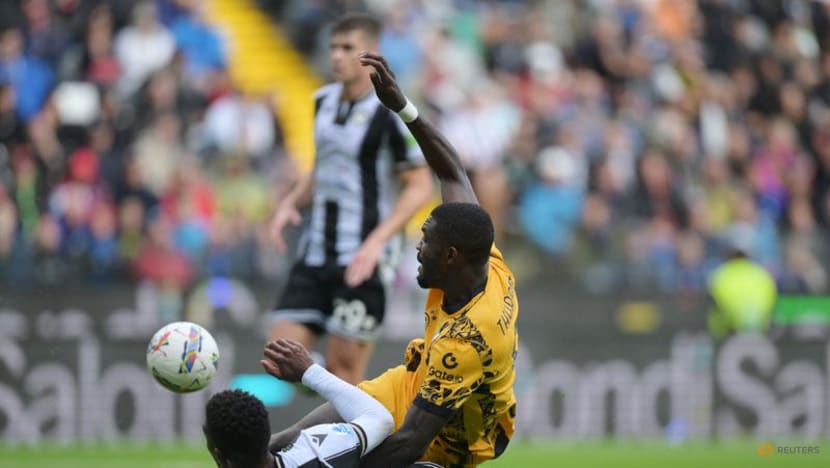 Martinez double lifts Inter to 3-2 win at Udinese