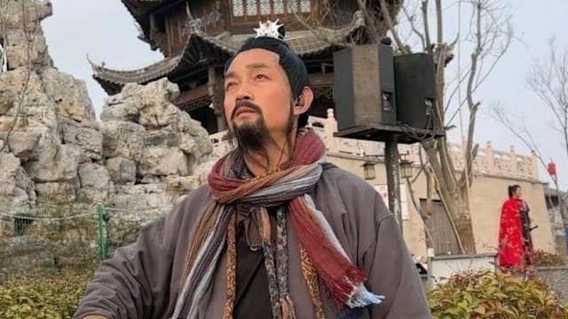 带剩炭回家取暖，中国网红一氧化碳中毒骤逝