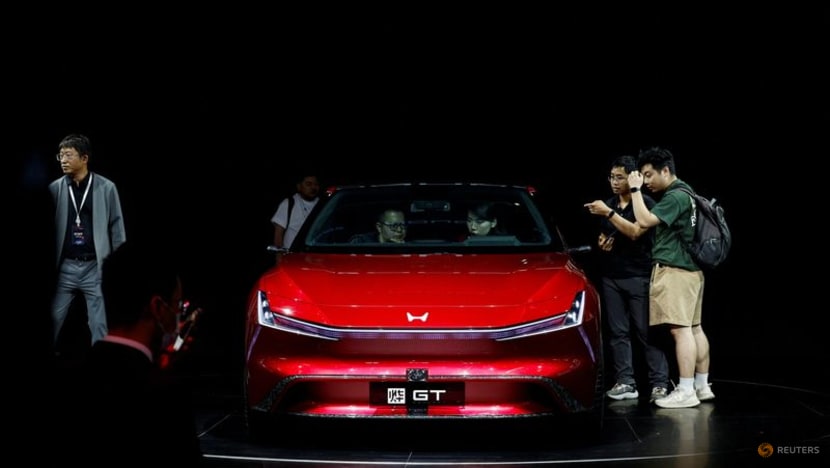 Honda hopes to double EV driving range with solid-state batteries, R&D chief says Honda hopes to double EV driving range with solid-state batteries, R&D chief says