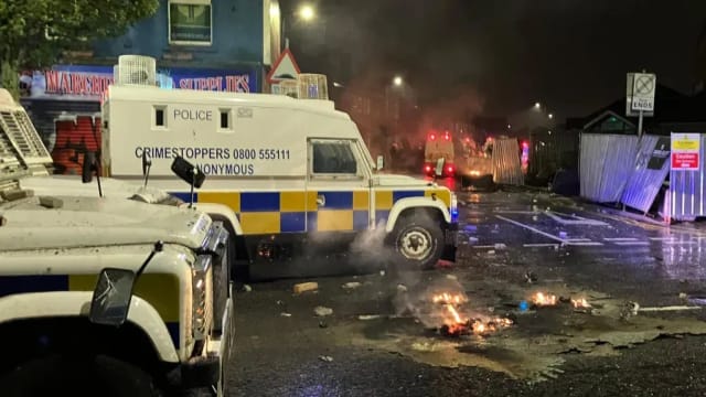 英国部署6000名特警 准备应对极右翼骚乱