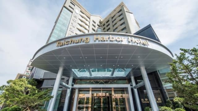 女子独睡台四星级酒店 夜里惊觉多名醉男闯进房