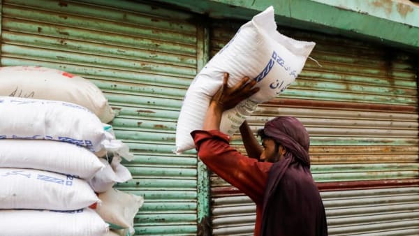Pakistan posts 2.4% growth in third quarter of fiscal year - Channel News Asia (Picture 2)