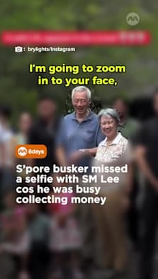 The 29-year-old street performer told 8days.sg he didn’t get a selfie as the Senior Minister left just as the former was busy collecting money #8dayssg #8dayssglocalent #leehsienloong #busker #rainforestwildasia 