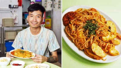 Hawker Converts Japanese Food Stall To Sell Dry Laksa, Now Has 45-Min Queues