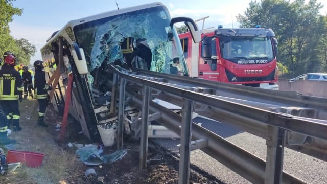 意大利旅游大巴意外 一中国导游死亡