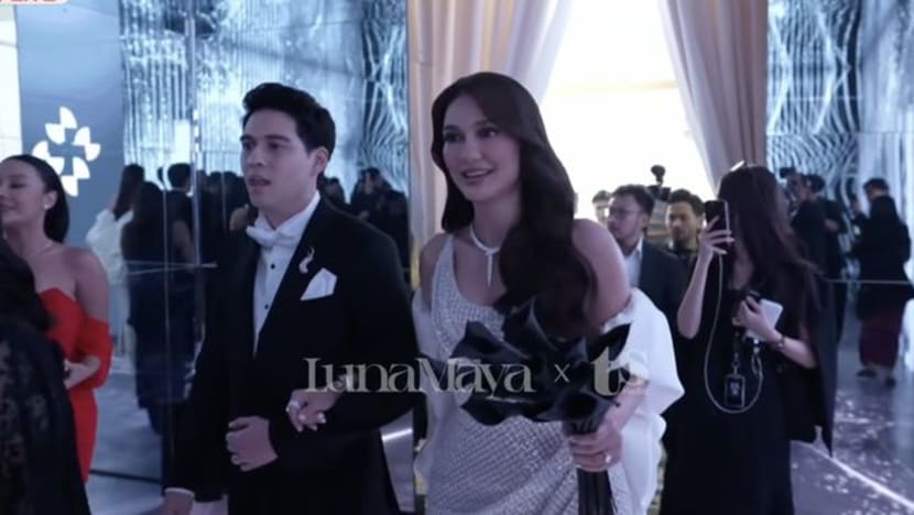 Tamunya syok! Luna Maya dan Maxime gelar resepsi mewah di Jakarta, kasih merchandise mesin kopi 3kg!