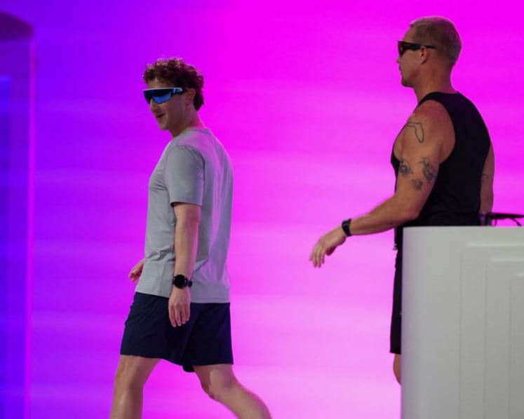 Meta launches smart glasses with built-in display, reaching for 'superintelligence'