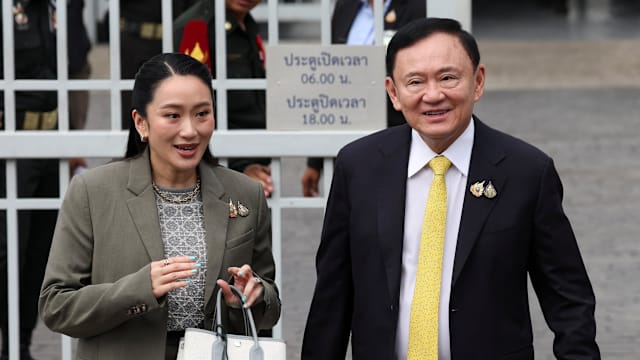 泰国前首相达信到最高法院听取裁决