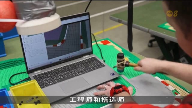 F1迈阿密大奖赛先上演“赛车游行” 乐高积木赛车亮相