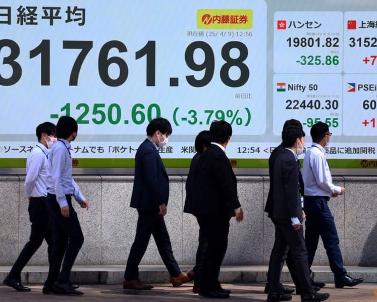 Don't try to time the market, analysts say as Trump's tariffs rattle stocks