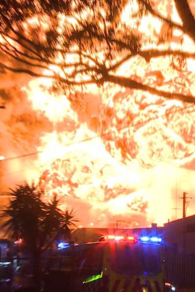 澳洲废物处理设施失火 逾200消防员奋力扑救