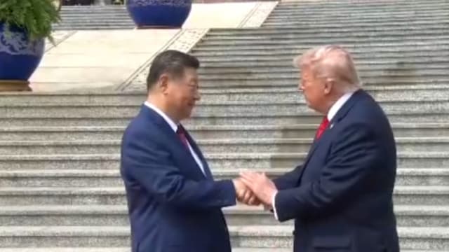 特朗普车队驶离酒店 习特会即将登场
